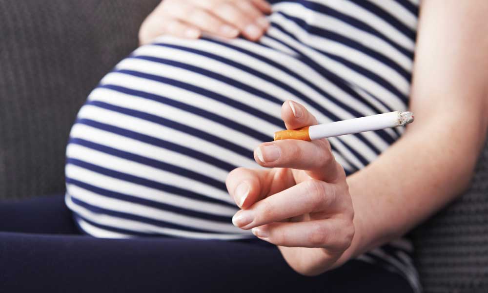 خطرات ناشی از استعمال سیگار در دوران بارداری چیست؟