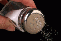  انتقاد از ادعای متخصص آمریکایی درباره مصرف بیشتر نمک