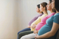  آشنایی با خطرات بارداری در سن بالا